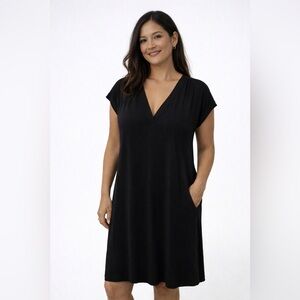 Gap Short Sleeve V-neck Above Knee Side Pockets Black Boho NWT Dress Small